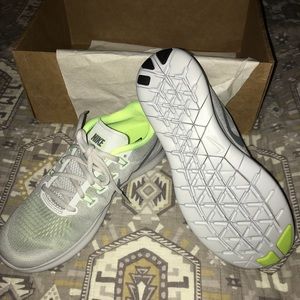 Women’s Nike running shoes. Size 8. NWT